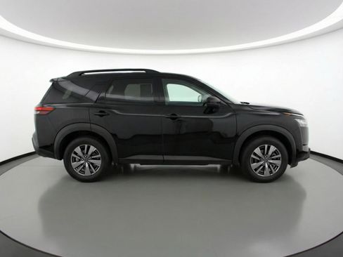Used 2025 Nissan Pathfinder SV image 11