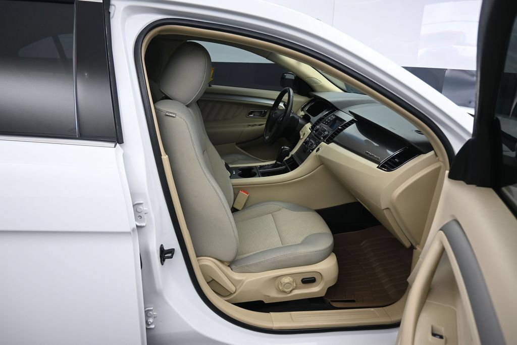 Used 2018 Ford Taurus SEL FWD image 38