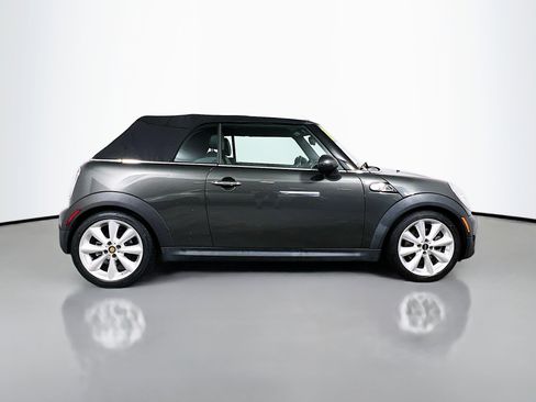 Used 2015 MINI Cooper S image 3