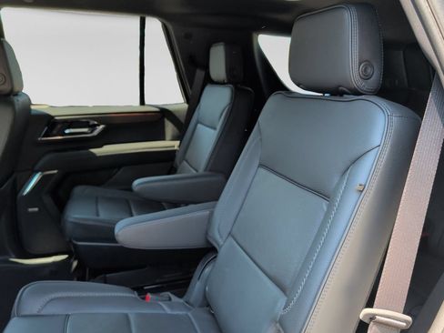 Used 2025 GMC Yukon Denali AWD/4WD image 31