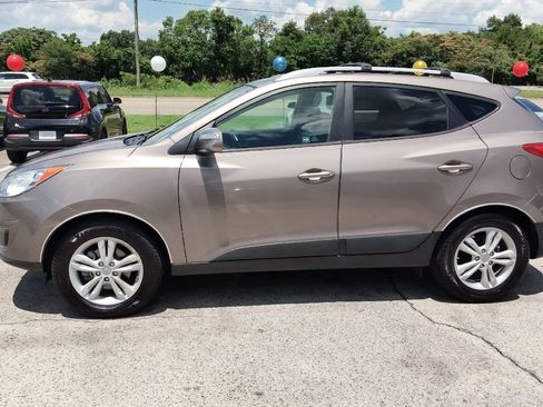 Used 2012 Hyundai Tucson GLS image 2