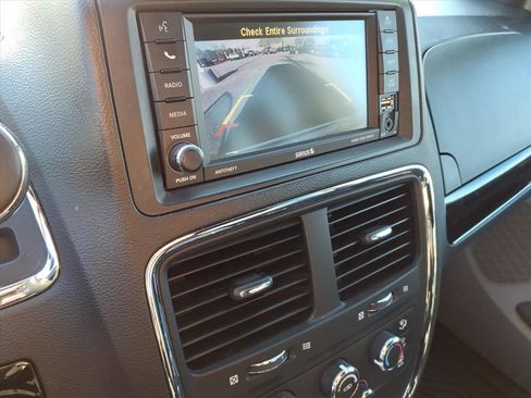 Used 2019 Dodge Grand Caravan SXT FWD image 35