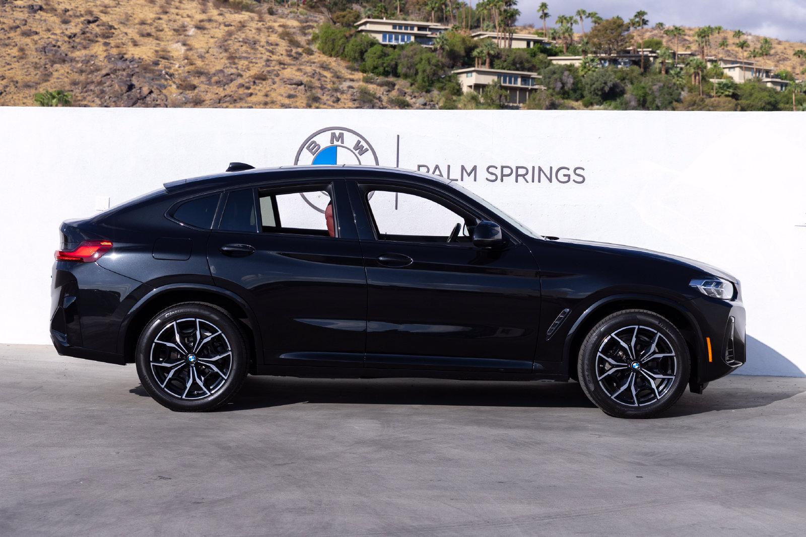 Certified 2024 BMW X4 xDrive30i w/ M Sport Package AWD/4WD image 6