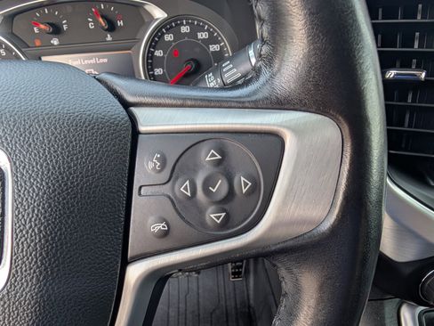 Used 2020 GMC Acadia SLT image 16