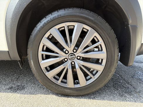 Used 2023 Nissan Pathfinder SL w/ SL Premium Package image 24