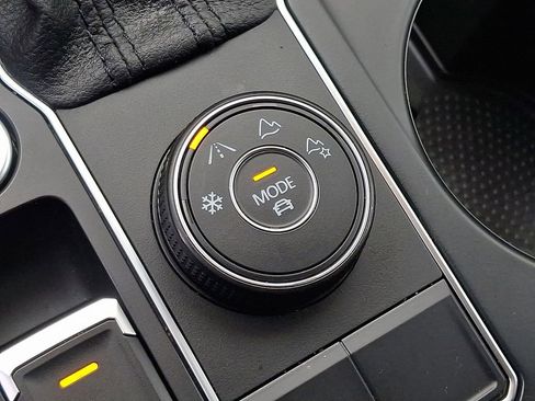 Used 2019 Volkswagen Atlas SE w/ Towing Package image 27