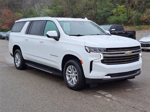 Used 2023 Chevrolet Suburban LT image 7