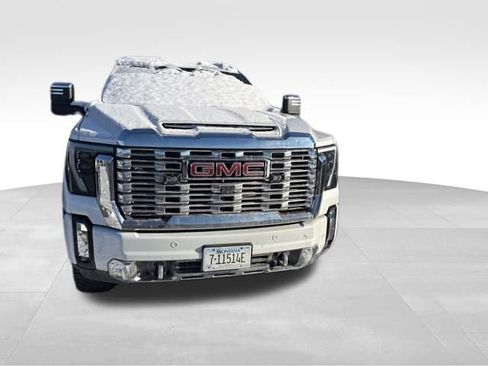 Used 2024 GMC Sierra 3500 Denali w/ Denali Reserve Package image 4