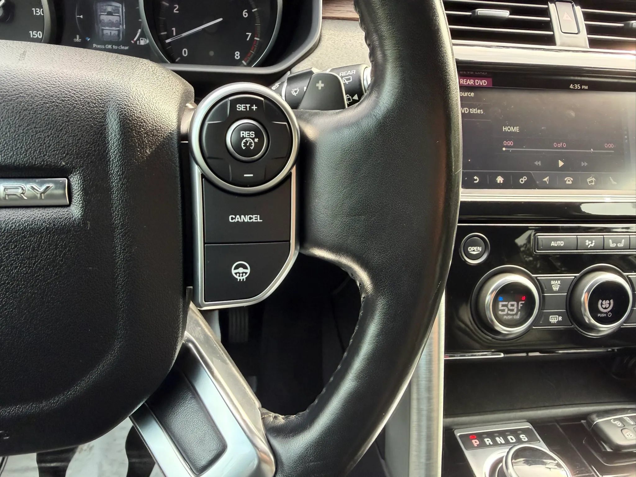 Used 2017 Land Rover Discovery HSE AWD/4WD image 29