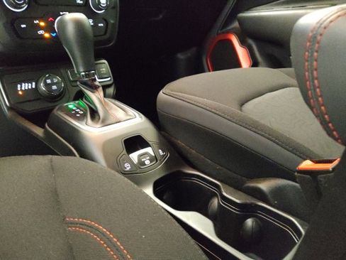 Used 2023 Jeep Renegade Trailhawk w/ Trailer Tow Group image 26