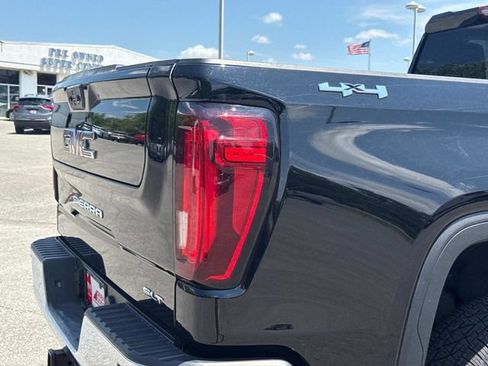 Used 2025 GMC Sierra 1500 SLT AWD/4WD image 15