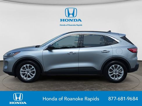 Used 2022 Ford Escape SE w/ Convenience Package FWD image 2