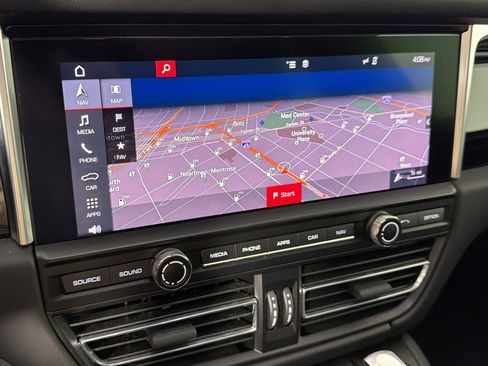 Certified 2019 Porsche Macan S AWD/4WD image 24