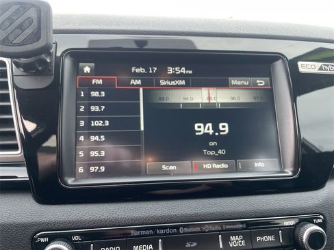 Used 2017 Kia Niro EX image 13