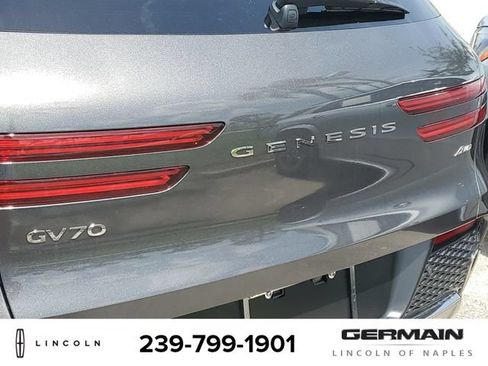 Used 2022 Genesis GV70 2.5T w/ Select Package AWD/4WD image 16