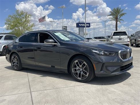 New 2026 BMW i5 eDrive40 w/ Premium Package image 4