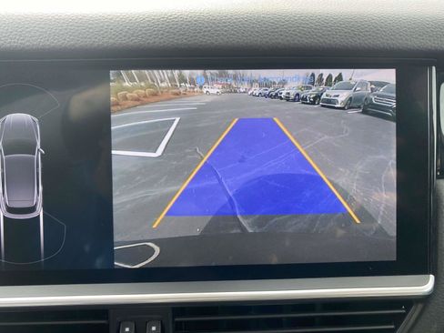 Used 2021 Porsche Cayenne image 26