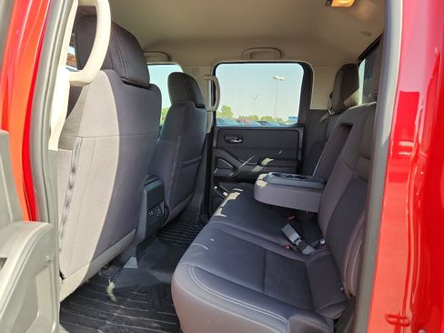 Used 2024 Nissan Frontier SV w/ Hardbody Edition AWD/4WD image 11