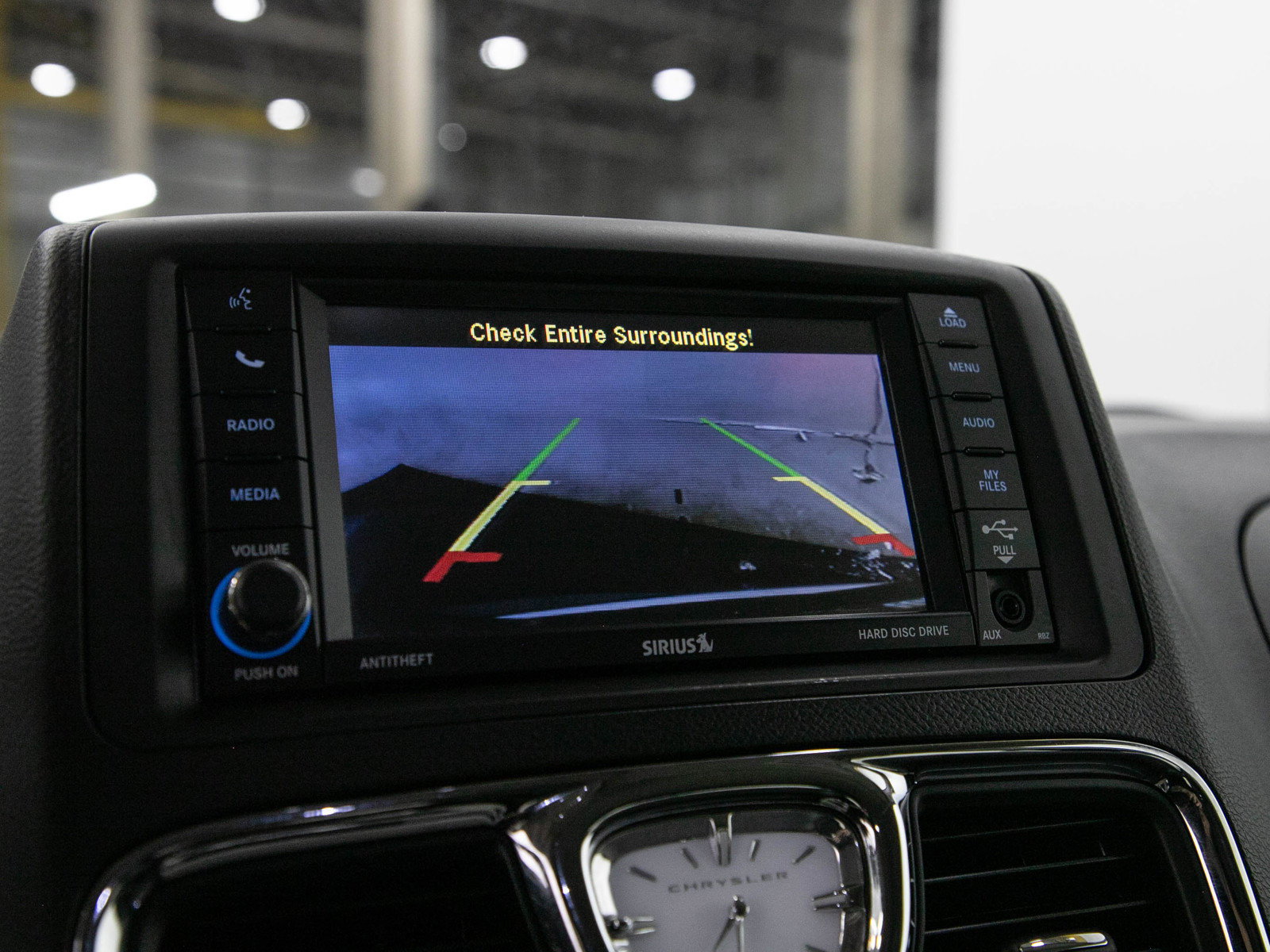 Used 2013 Chrysler Town & Country Touring FWD image 31