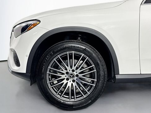 Certified 2025 Mercedes-Benz GLC 300 image 10