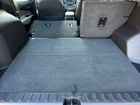 Certified 2019 Chevrolet Equinox LS image 18