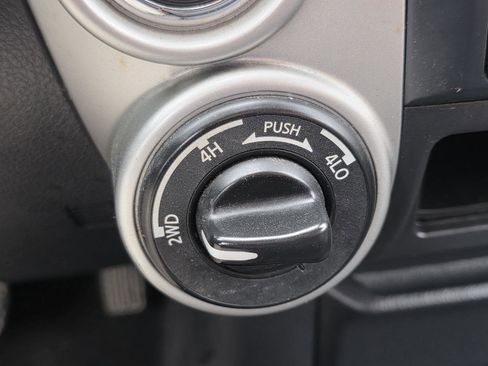 Used 2021 Nissan Titan SV AWD/4WD image 15