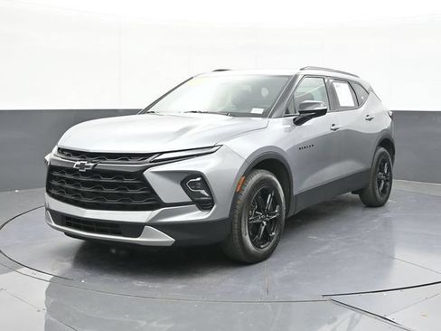 Used 2024 Chevrolet Blazer LT w/ Midnight/Sport Edition FWD image 3