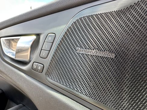 Certified 2023 Volvo XC60 B5 Ultimate w/ Climate Package image 22