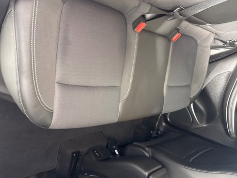 Used 2021 Buick Encore GX Select image 22