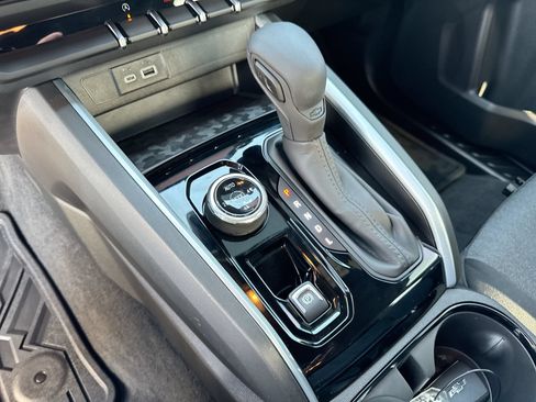 Used 2026 Chevrolet Colorado Trail Boss AWD/4WD image 19