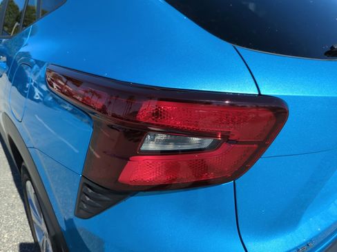 Used 2025 Chevrolet Trax LS w/ Driver Confidence Package image 18