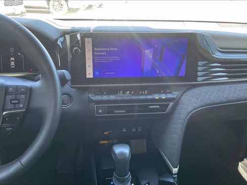 Used 2025 Toyota Camry XLE image 7