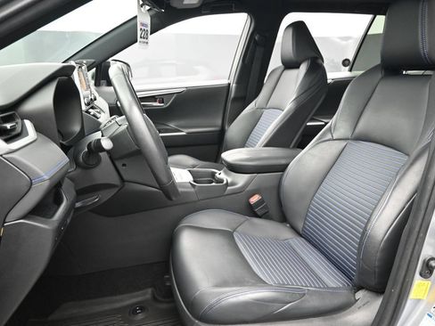 Used 2021 Toyota RAV4 XSE AWD/4WD image 18