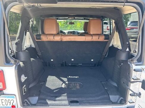 Used 2017 Jeep Wrangler Unlimited Sahara w/ Dual Top Group AWD/4WD image 11