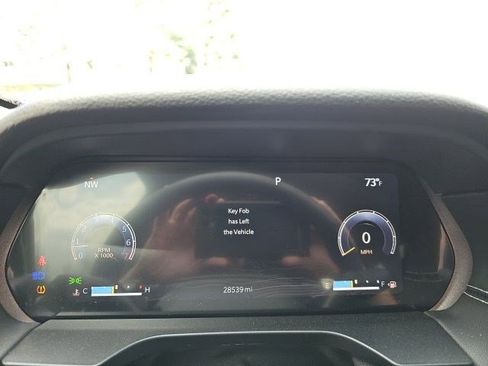 Used 2023 Jeep Grand Cherokee Limited w/ Black Appearance Package image 23