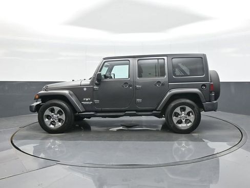 Used 2016 Jeep Wrangler Unlimited Sahara w/ Connectivity Group AWD/4WD image 4