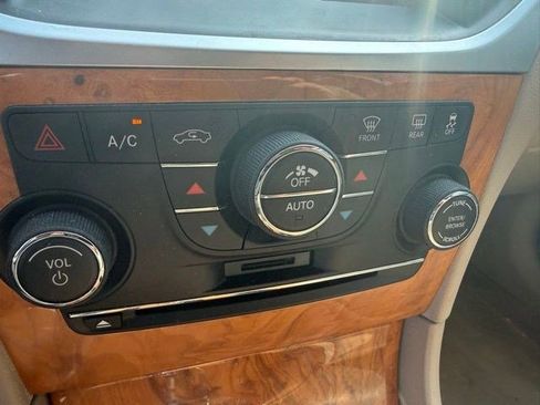 Used 2012 Chrysler 300 C w/ Beats Audio Group RWD image 17