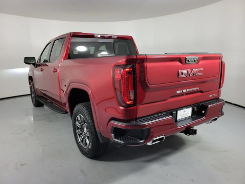 Used 2024 GMC Sierra 1500 AT4 w/ Technology Package AWD/4WD image 3