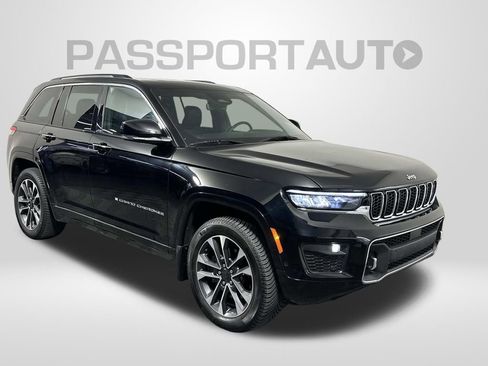 Used 2023 Jeep Grand Cherokee Overland w/ Luxury Tech Group IV image 6