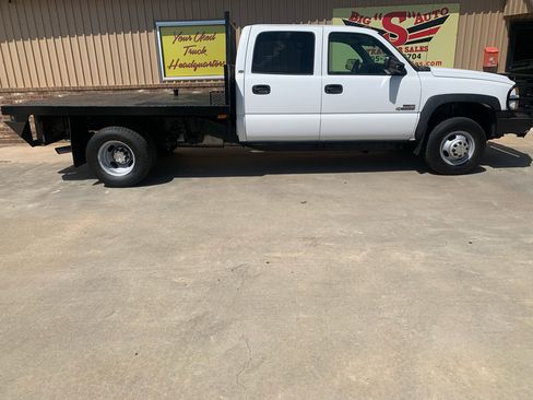Used 2005 Chevrolet Silverado 3500 2WD Crew Cab w/ Heavy-Duty Power Package image 4