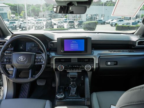 Certified 2024 Toyota Tacoma SR5 AWD/4WD image 30