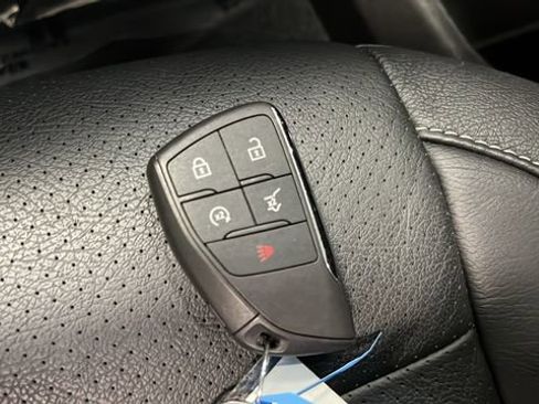 Used 2025 Chevrolet Traverse LT w/ Sun and Wheel Package image 21