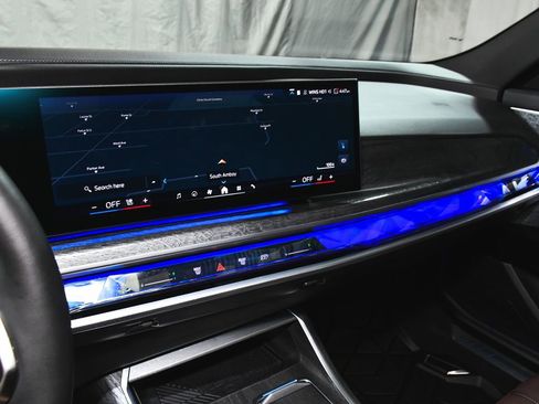 Used 2024 BMW i7 xDrive60 image 50