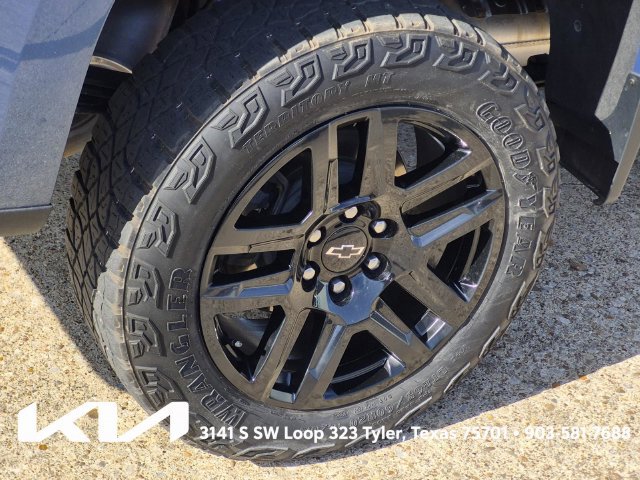 Used 2024 Chevrolet Silverado 1500 LT Trail Boss w/ Protection Package AWD/4WD image 7