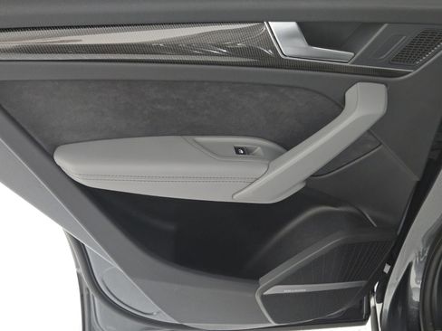 Used 2024 Audi SQ5 Premium Plus w/ Premium Plus Package image 21