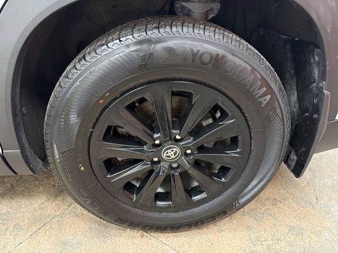 Certified 2024 Toyota Grand Highlander XLE image 7