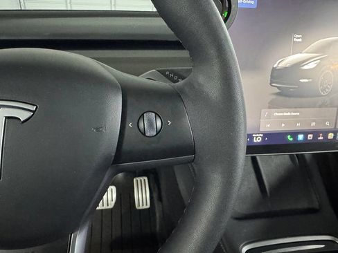 Used 2024 Tesla Model Y Performance AWD/4WD image 27