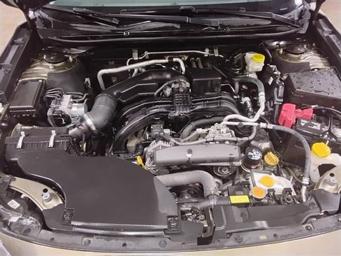 Used 2022 Subaru Outback Premium image 9