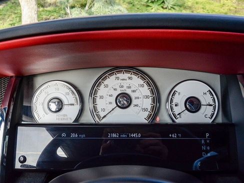 Used 2019 Rolls-Royce Dawn image 35