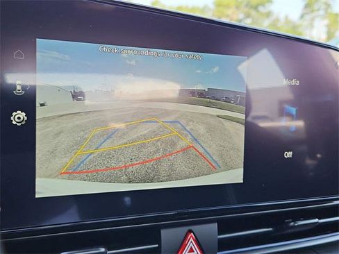 New 2025 Hyundai Elantra SEL image 16